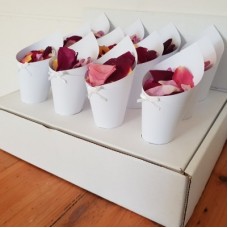 36 x Confetti throwing cones with rose petals & display stands